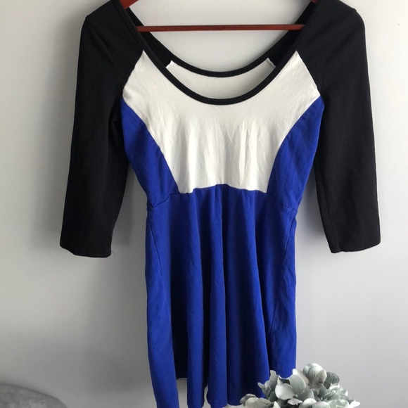 Express color block dress - Picture 3 of 3